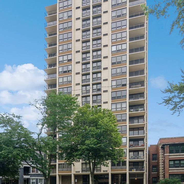 1st image of 5471 S Hyde Park Blvd APT 5A