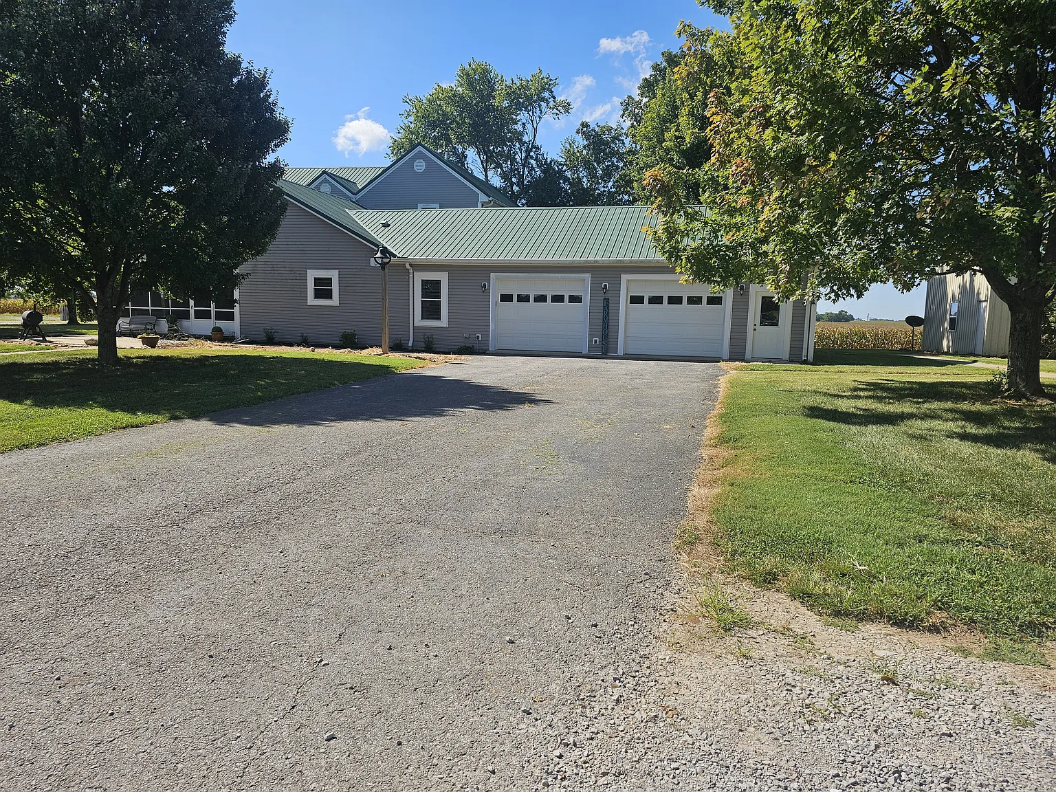 5 bed, 2.5 bath, 3663 sqft, $2,500 — Photo 1