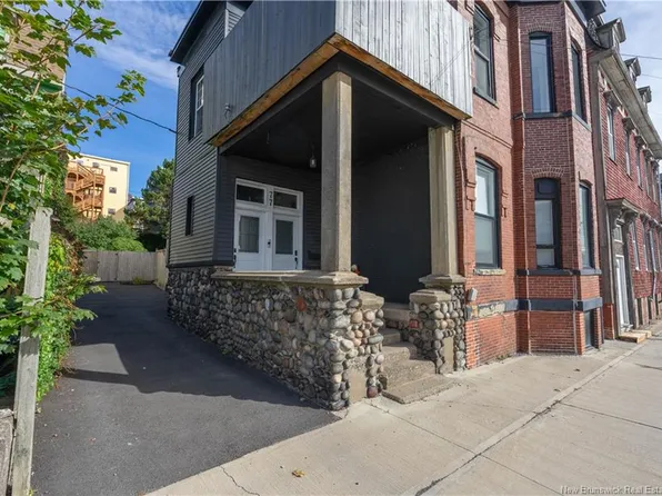 77 Mecklenburg St, Saint John, NB E2L 1P9
