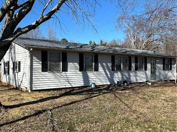 526 Denton Rd, Denton, NC 27239