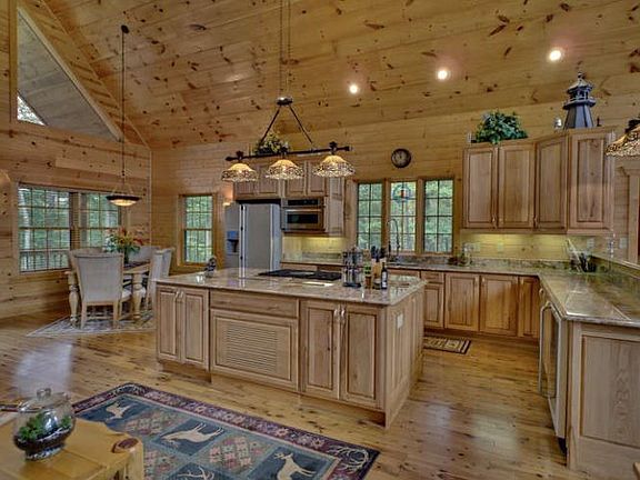 3rd image of 260 Berry Hill Rd