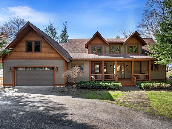 3rd image of 2962 Crescent Shores Dr