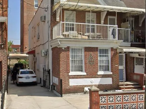 109 Bay 38th St, Brooklyn, NY 11214