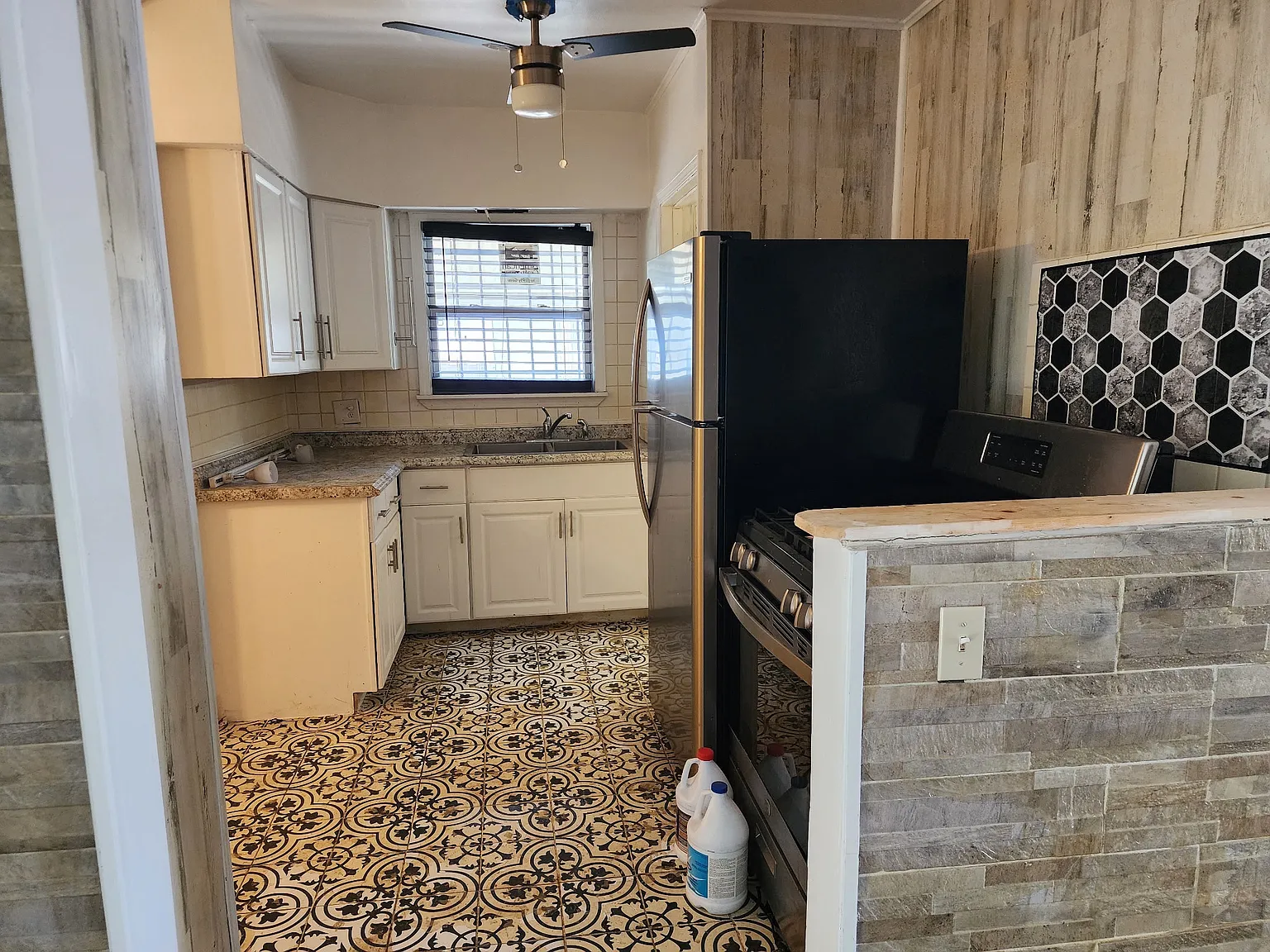 2 bed, 1117 sqft, $900 — Photo 4