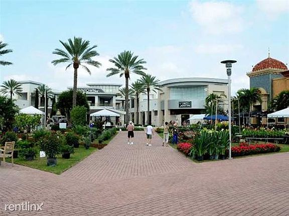 Downtown-At-The-Gardens2-TheShattowGroup