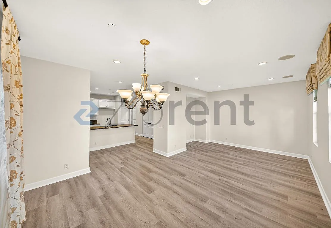 3 bed, 3.5 bath, 2134 sqft, $3,470 — Photo 3