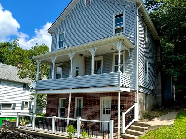 68 Owego St, Carbondale, PA 18407