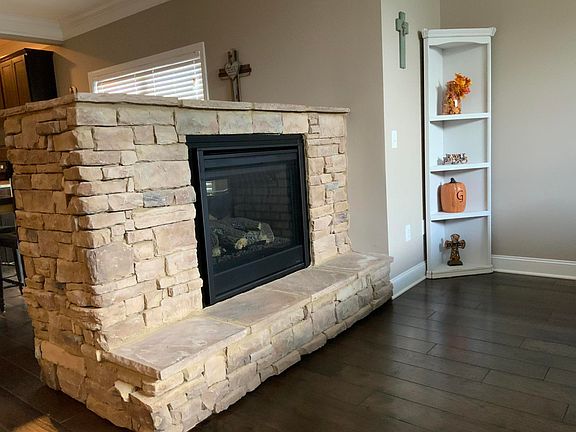 3rd image of 8320 Shoregate Ln