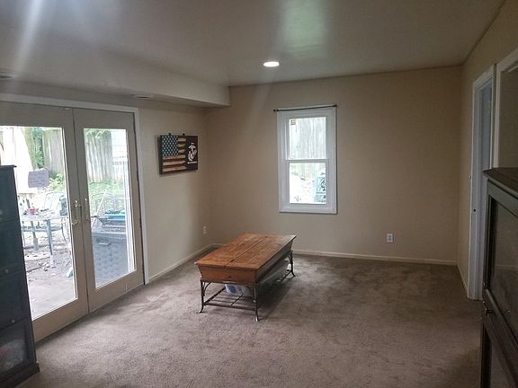 3rd image of 615 Kensington Pl
