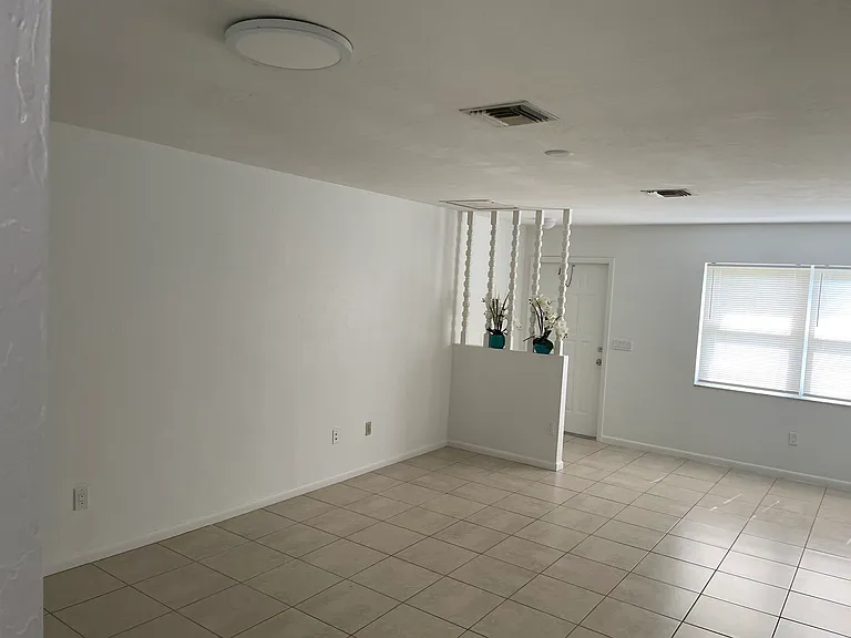 10022 8th St N #LEFT — Photo 34