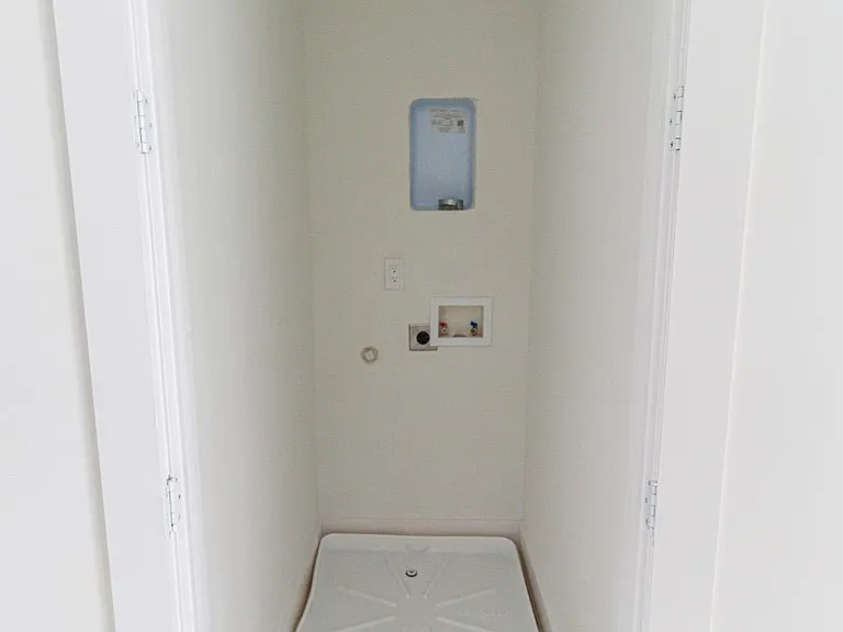 4210 Roseland Ave #104 — Photo 20