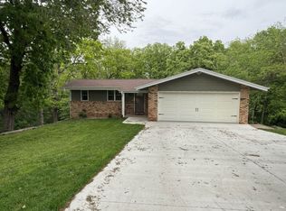 2955 Arbor Oaks Ct, Dubuque, IA 52001
