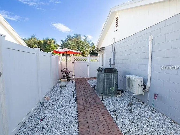 111 Cuautla Way #1 — Photo 3