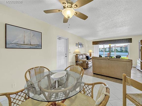 4th image of 4452 NE Ocean Blvd Building 107-H-1