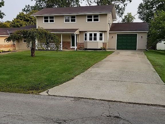 2nd image of 220 Oakdale Dr