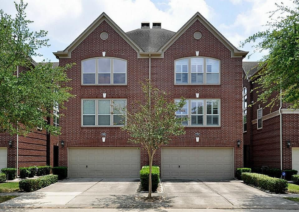 1st image of 726 E Heights Hollow Ln