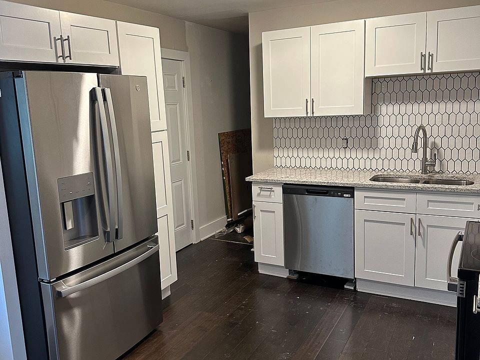 1st image of 405 Lawson St