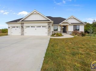 25870 Primrose Ln, Lawrence, KS 66044