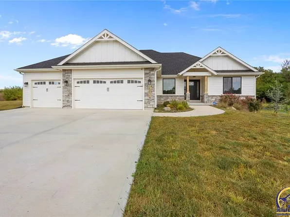 25870 Primrose Ln, Lawrence, KS 66044