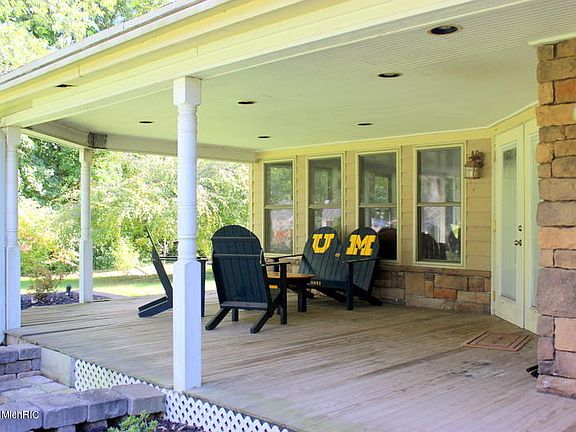 3rd image of 36 Goodrich Ave