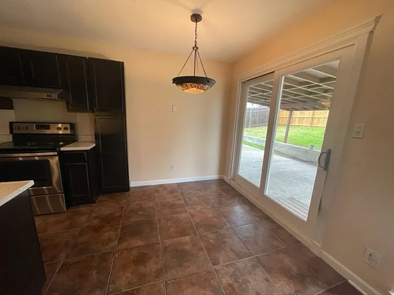 838 Saddlebrook Dr — Photo 10