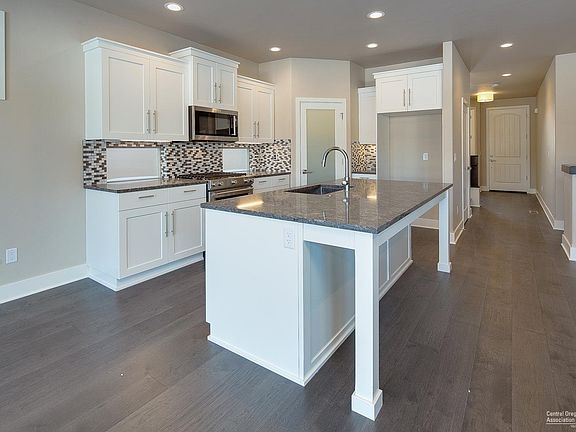 2nd image of 20886 SE Sunniberg Ln