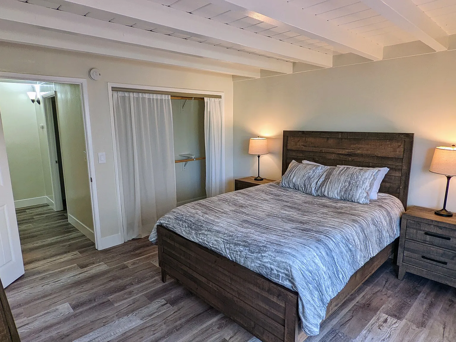 4 bed, 2100 sqft, $1,800 — Photo 2