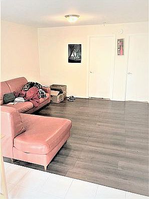 1st image of 318 Hart St #4