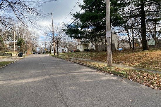 2nd image of 46 E Emerling Ave
