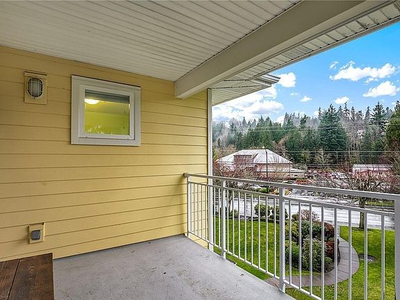 5th image of 560 225th Ln NE #304