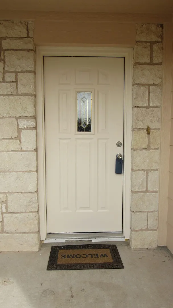 Nice two story 4 bedroom 2.5 bath! — Photo 2