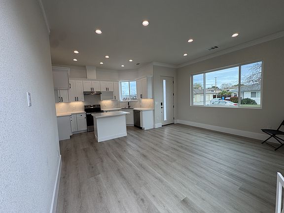 3rd image of 2354 Hart Ave