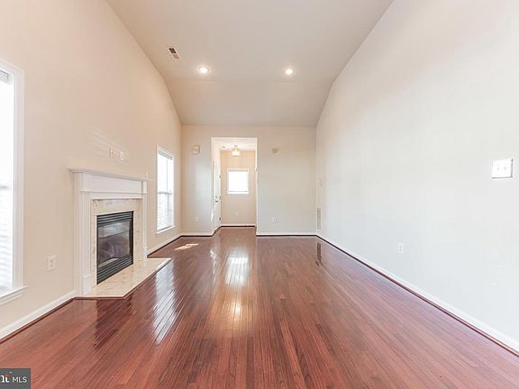 3rd image of 15046 Sunflower Dr