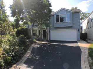 358 S Newbury Pl, Arlington Heights, IL