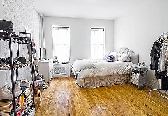 4th image of 1604 1st Ave #2AA