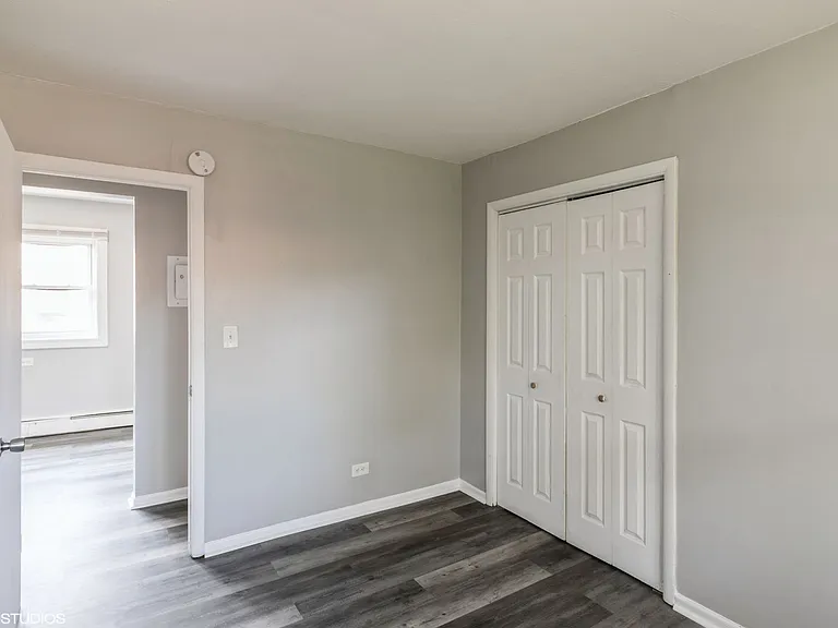 Palatine Park Apartments — Photo 10
