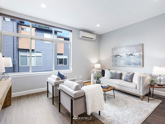 4th image of 18252 73rd Ave NE Unit 103