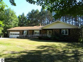 922 Pettit Rd, Lupton, MI 48635