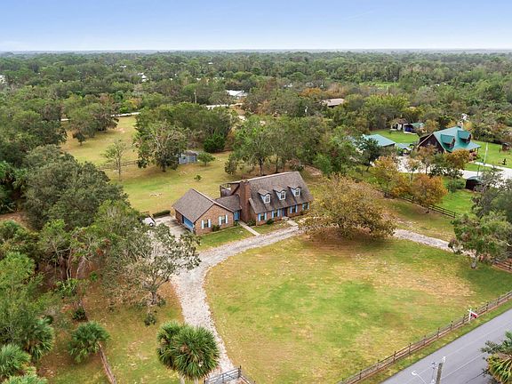 Over 3 acres of beauty