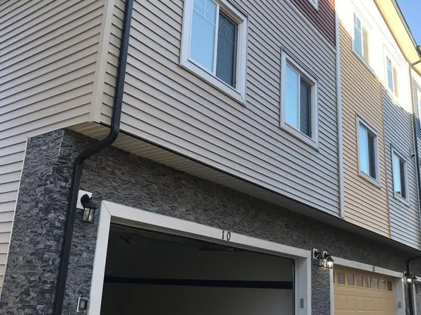 2803 14th Ave NW #10, Edmonton, AB T6T 2K4