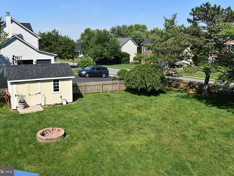 2174 E Greenleaf Dr — Photo 34