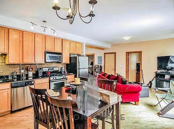 4th image of 1622 W Columbia Ave APT 2S