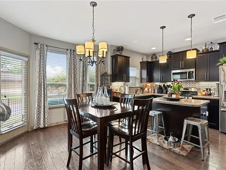 10804 Champ Ct — Photo 35