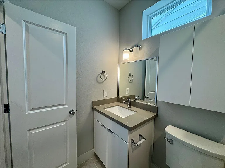 1282 N Post Oak Rd #A — Photo 38