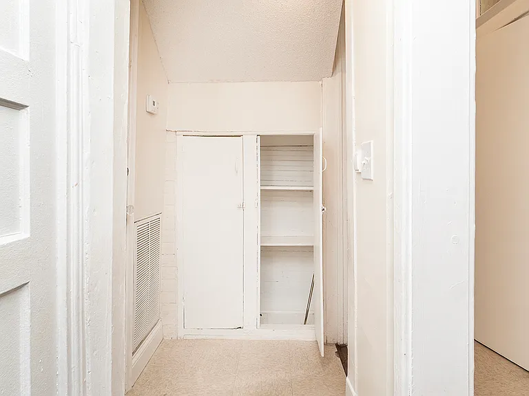 1219 Grace Ave #2 — Photo 25