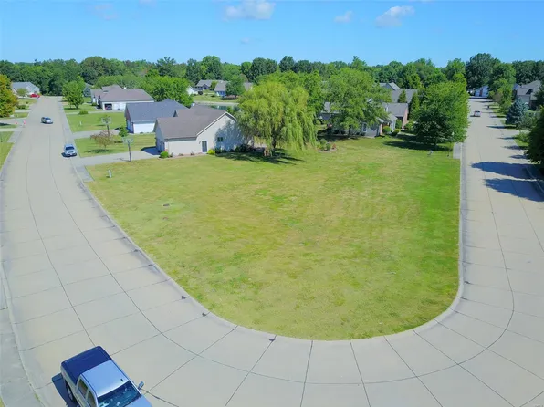 6 Eastland Ct, Carlinville, IL 62626