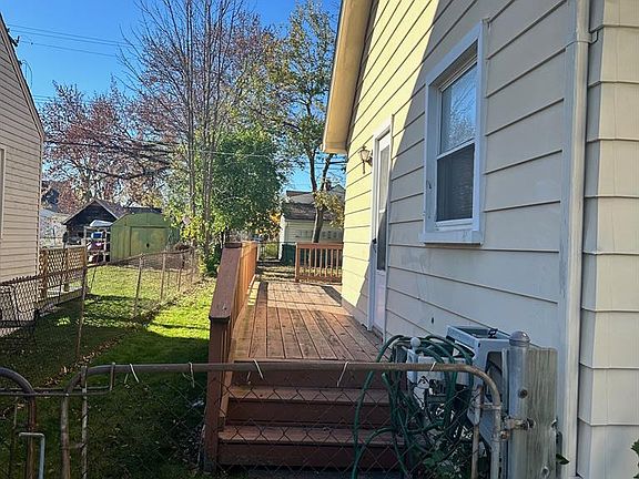 3rd image of 3185 Buckingham Ave