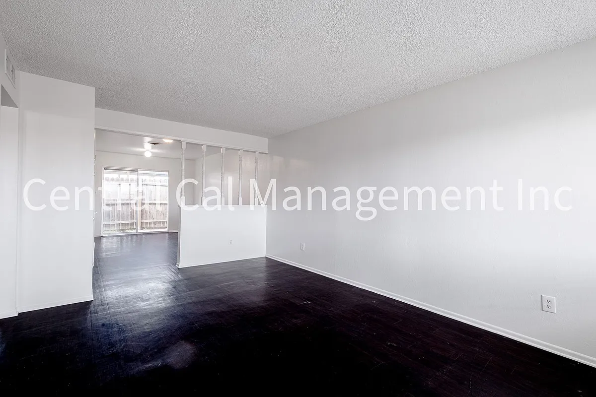 Building Photo - 932 Day Ave #A-D