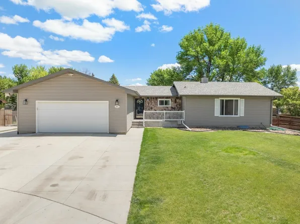 601 23rd Ave NW, Minot, ND 58703