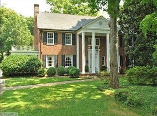 2615 Country Club Rd, Winston Salem, NC 27104